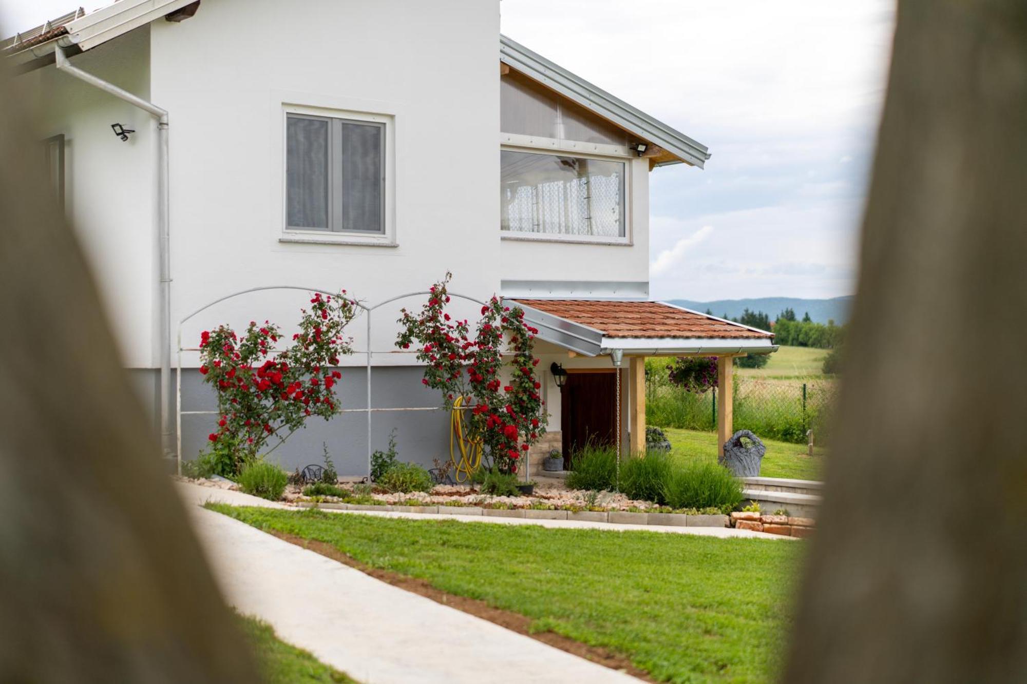 Villa Kuca Za Odmor Belina Otočac Exterior foto