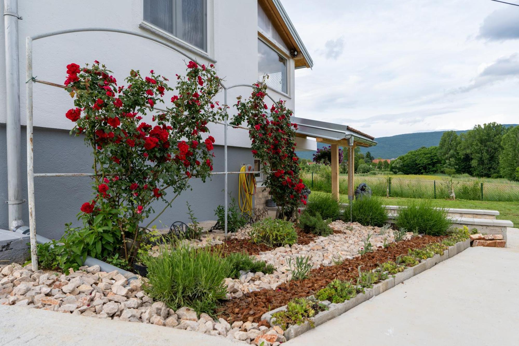 Villa Kuca Za Odmor Belina Otočac Exterior foto